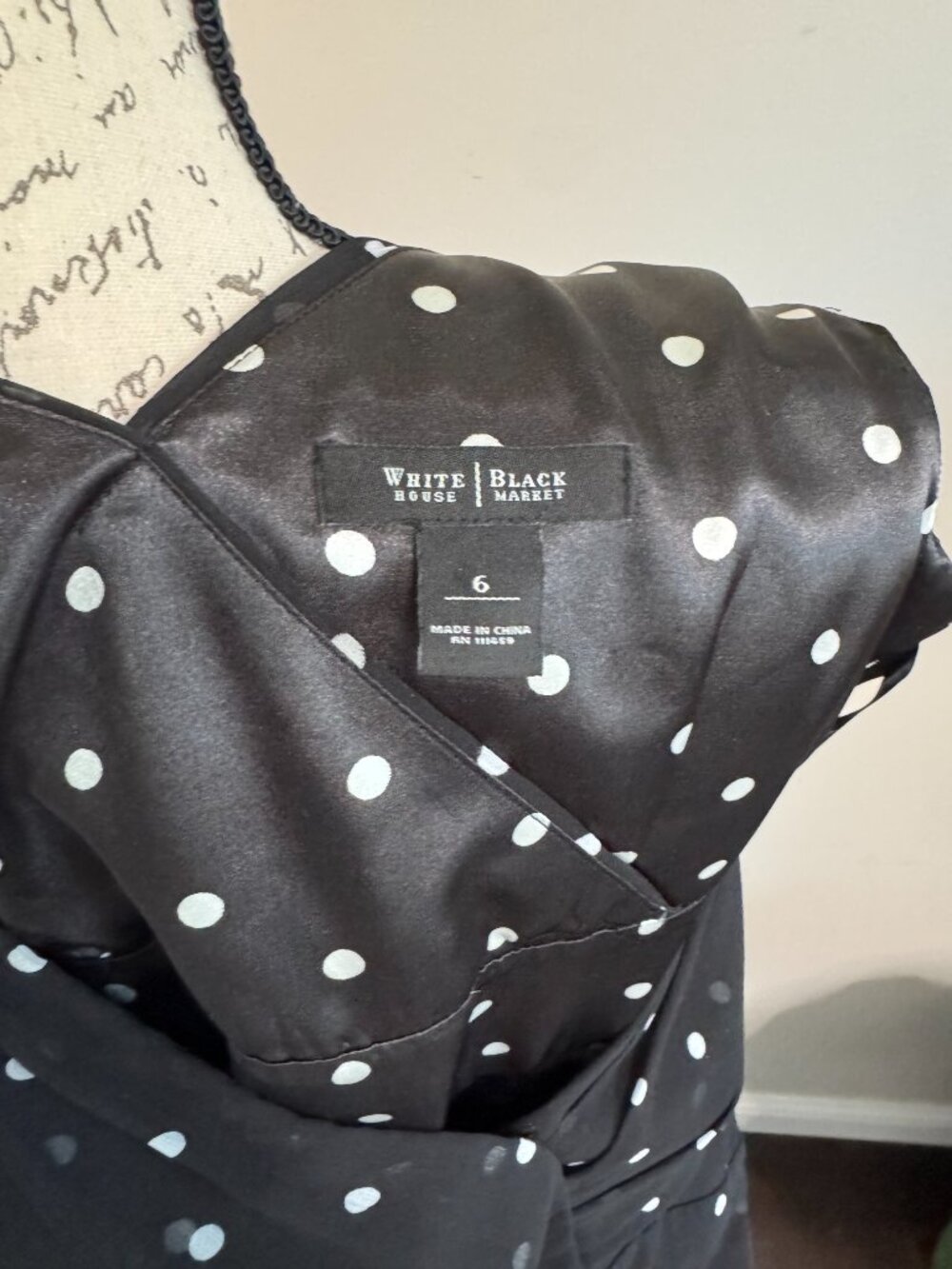 White House Black Market Polka Dot Dress Size 6 Black Fit & Flare V Neck Sleevel - Picture 8 of 8